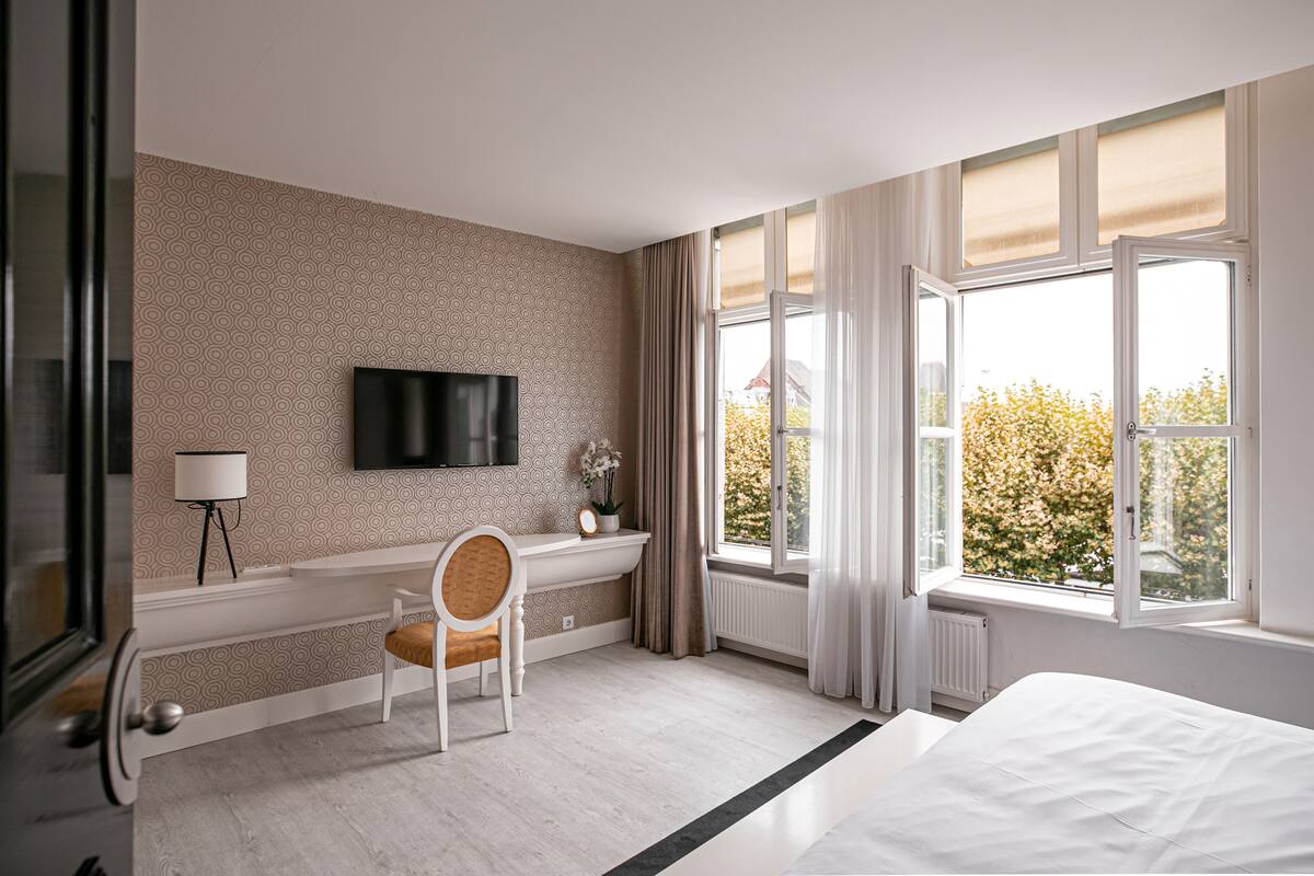 double room, city view | egyptian cotton sheets, premium bedding, in-room safe, desk