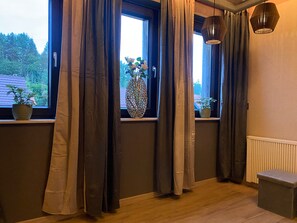 Suite de lujo, 1 cama King size, sauna, vista a la colina | Vista desde la habitación