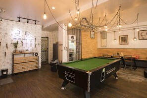Billiards - The Pause Hostel (Chiang Mai)