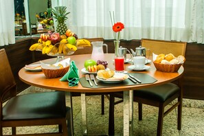 Daily buffet breakfast (BRL 55.00 per person)