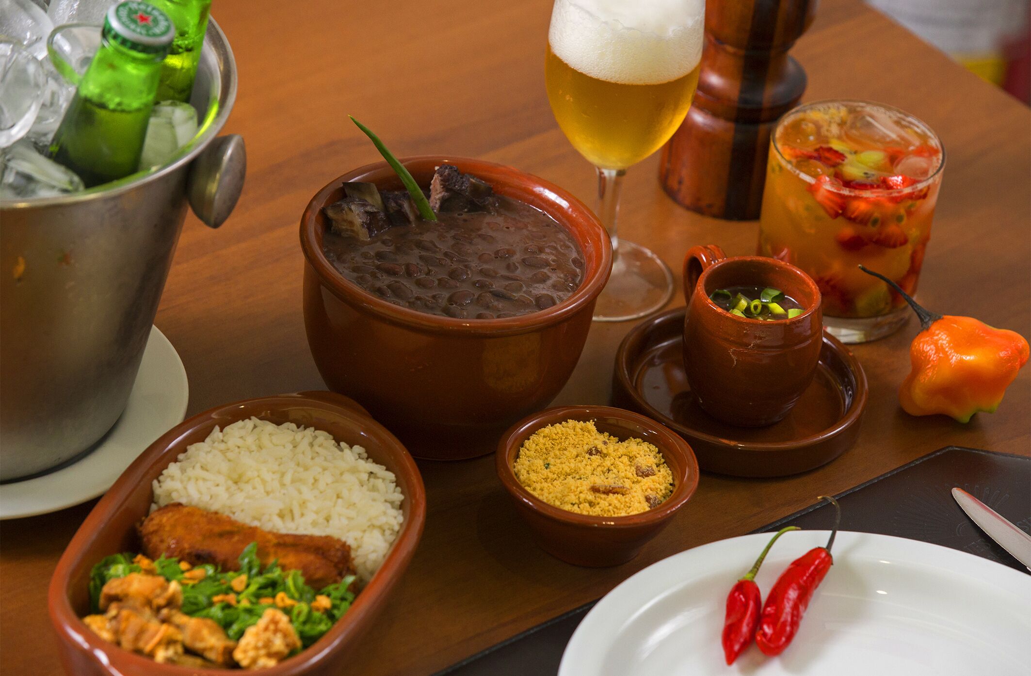 breakfast, lunch, dinner served; international cuisine