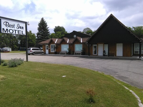 Best Inn Motel - Ontario