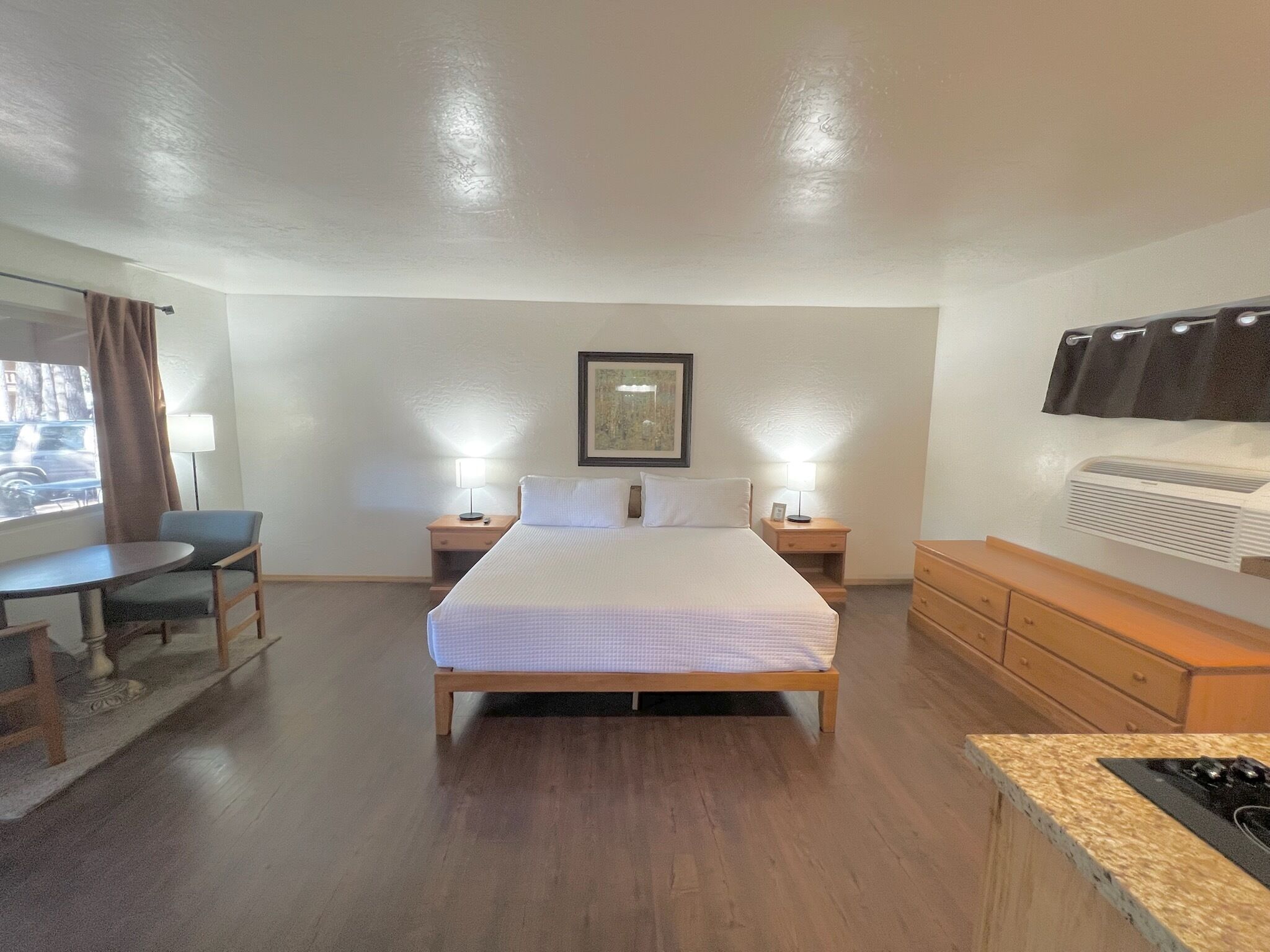 Blackout drapes, free WiFi, bed sheets