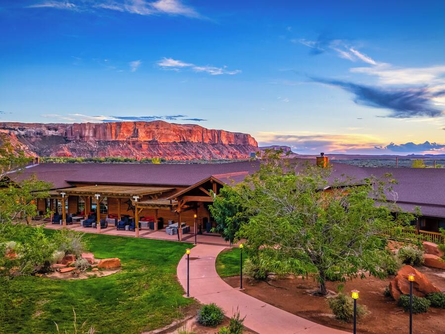 Utsikt mot gårdsplass