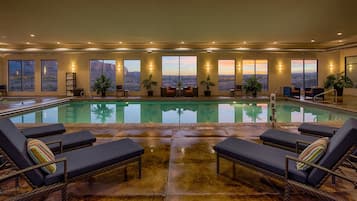 Una piscina techada