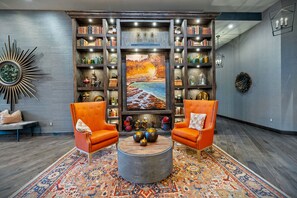 Lobby sitting area - Desert Rose Resort & Cabins (Bluff)