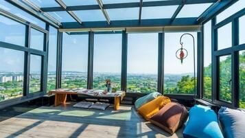 Decoración personalizada, muebles diferentes y escritorio