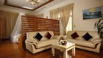 Két bảo mật tại phòng, bàn, màn/rèm cản sáng, phòng cách âm