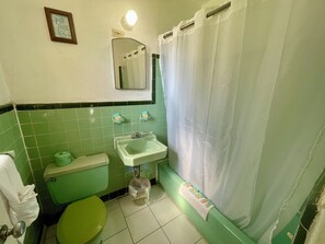 Comfort Double Room, 2 Queen Beds, Non Smoking, Refrigerator & Microwave | Bathroom | Bathtub, free toiletries, hair dryer, towels - Ocean Holiday Motel (Daytona Beach)