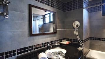 Shower, free toiletries, hair dryer, towels