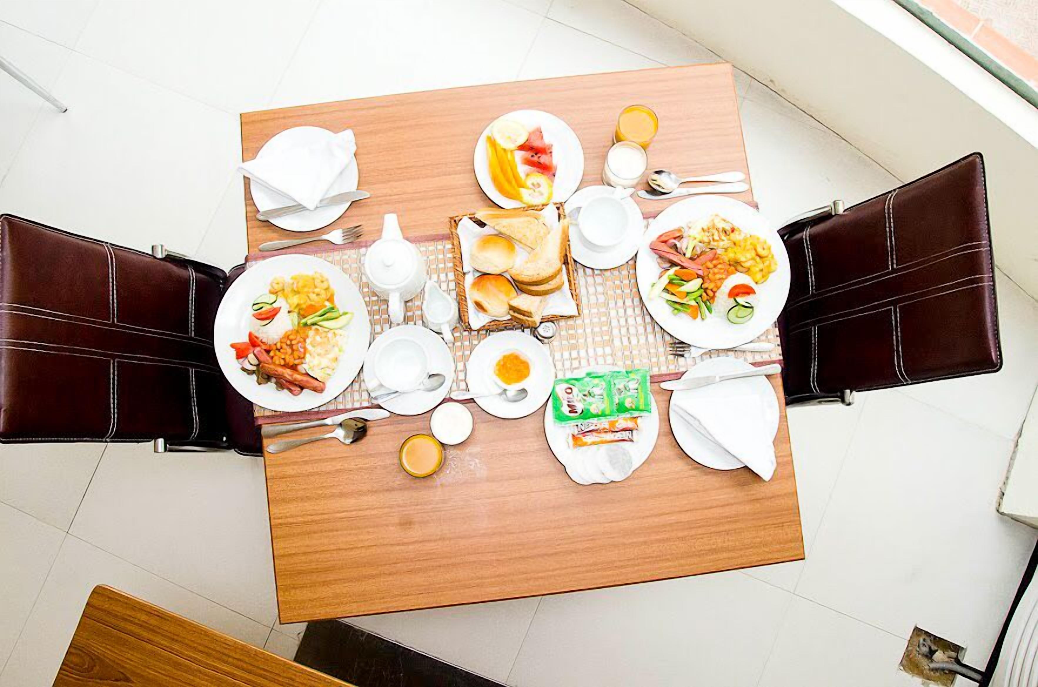 Free daily buffet breakfast