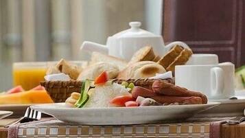 Free daily buffet breakfast