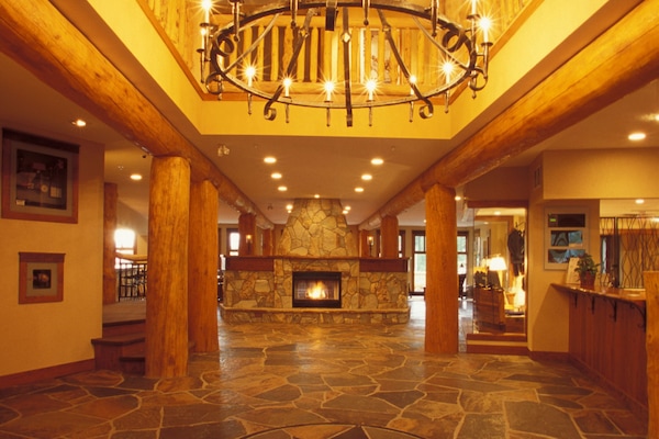 Check-in/check-out kiosk