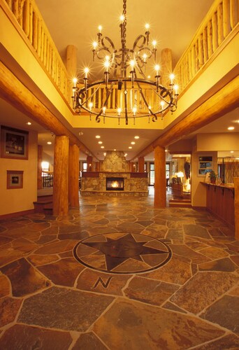 Snow Creek Lodge by Fernie Lodging Co