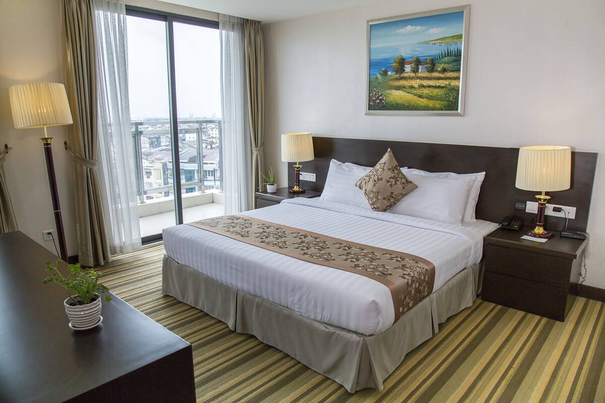 Minibar, in-room safe, desk, blackout drapes