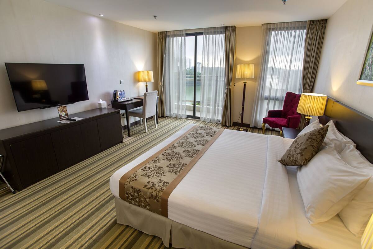 Premier Double Room Lake View | View from room
