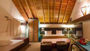 Triple Room | In-room safe, blackout drapes, WiFi (free) - Hotel Casa Relax (Cartagena)