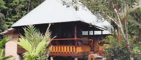 Bungalow Standard, terrasse, cÎté jardin | Draps fournis