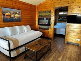 Cottage, 1 Bedroom, Kitchen, Water View | Soundproofing, iron/ironing board, free WiFi, bed sheets