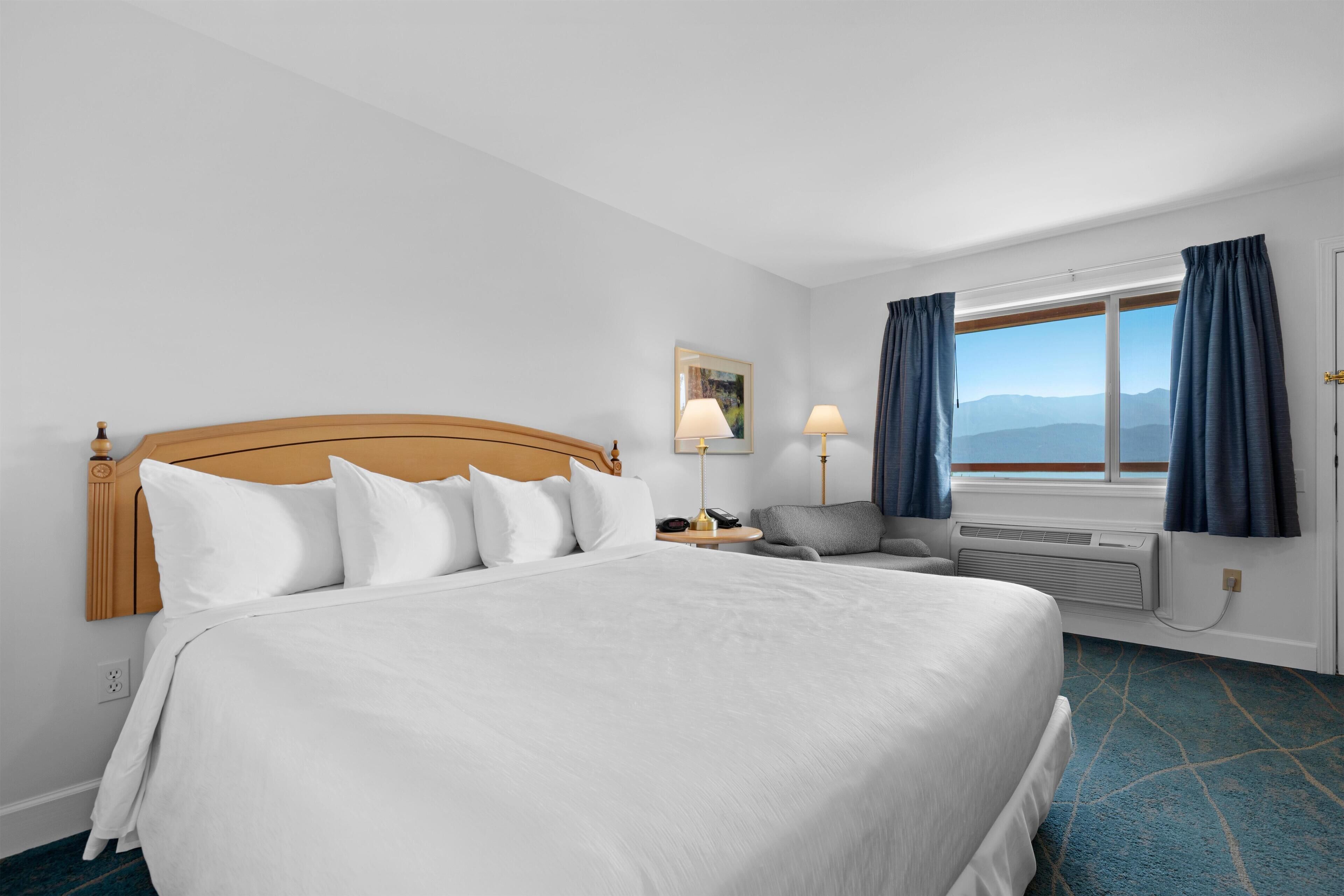Standard Room, 1 King Bed, Accessible, Lake View | Premium bedding, pillowtop beds, desk, laptop workspace