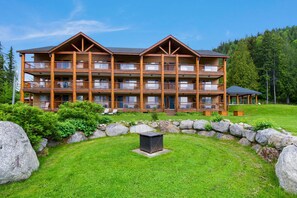 Exterior - Kootenay Lakeview Resort, BW Signature Collection (Balfour)