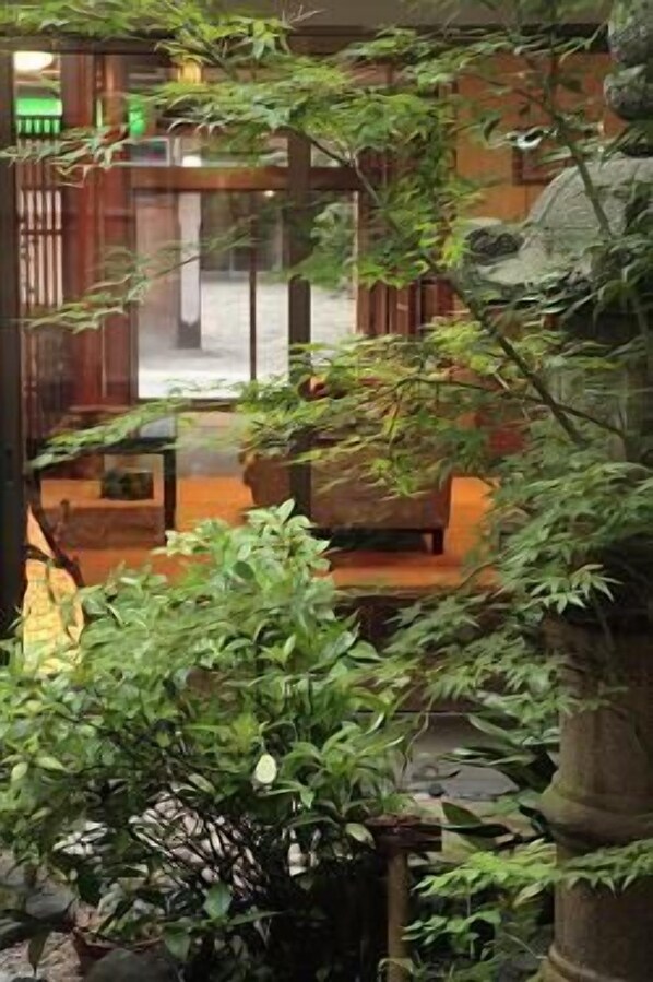 Interior detail - Tsutaya Ryokan (Toyooka)