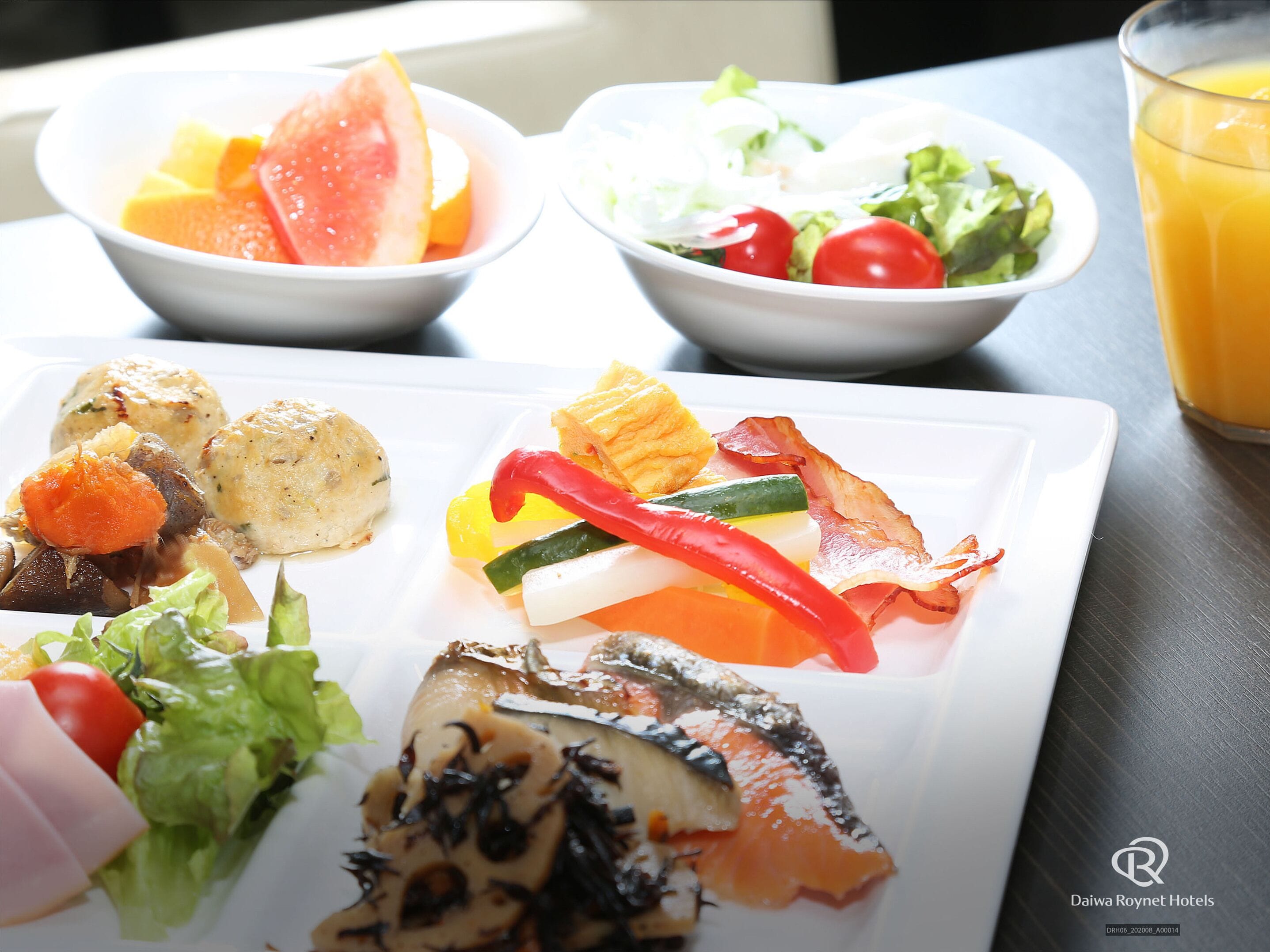 daily buffet breakfast (jpy 1600 per person)