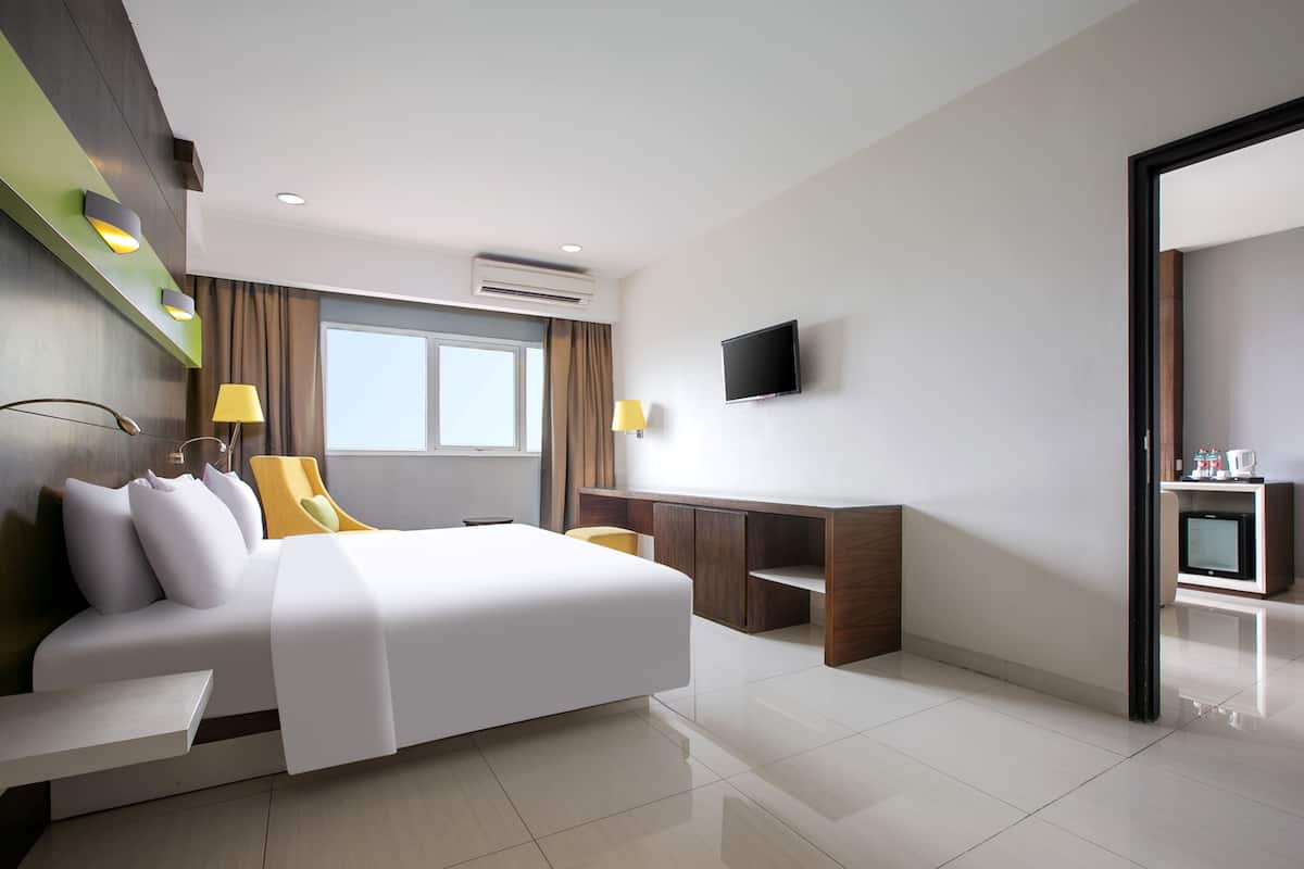 Executive Suite Room King | Cofres nos quartos, escrivaninha, ferros/tábuas de passar roupa