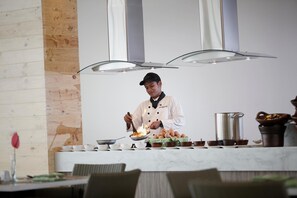 Breakfast, lunch, dinner served; international cuisine - Hotel Santika Cikarang (Cikarang)