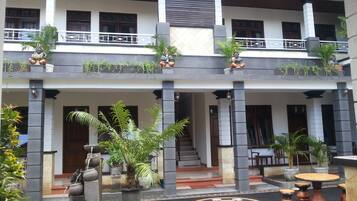 Standard Room | Premium bedding, pillowtop beds, in-room safe, desk