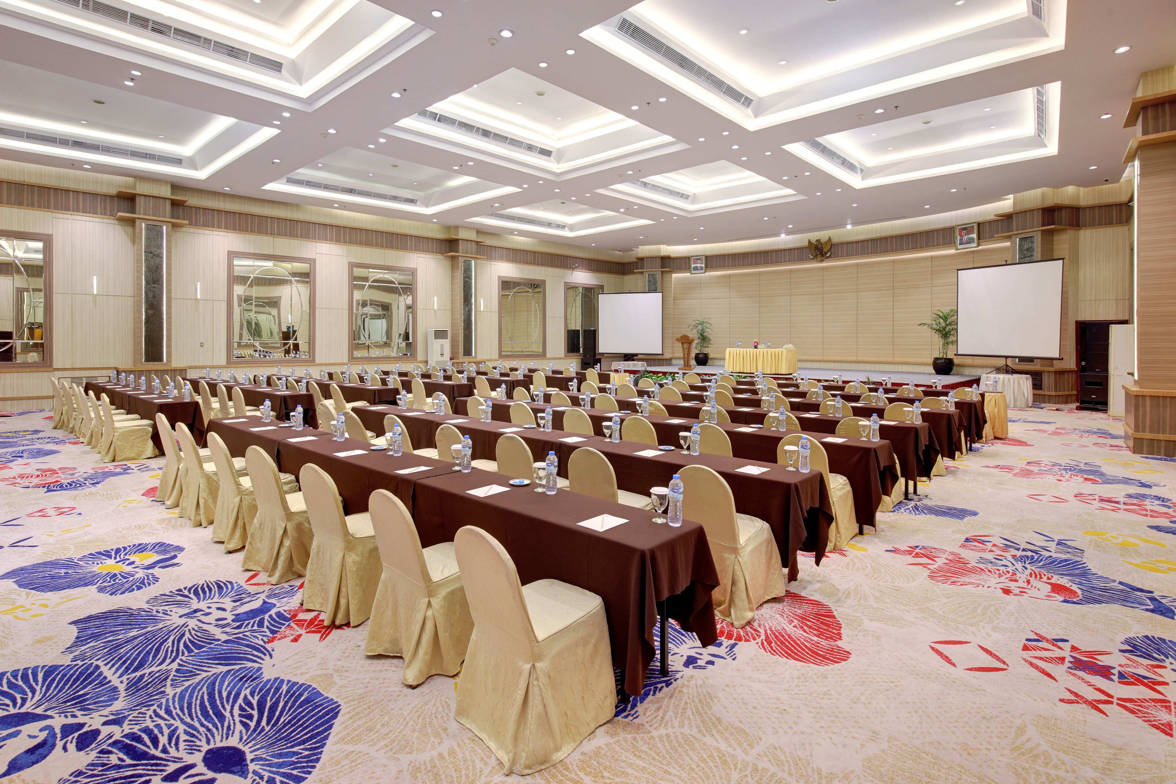 Foto - Lumire Hotel & Convention Centre