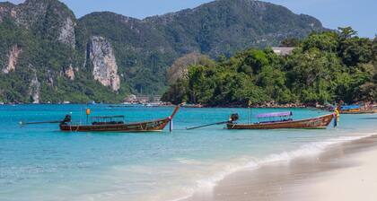Phi Phi Long Beach Resort & Villa