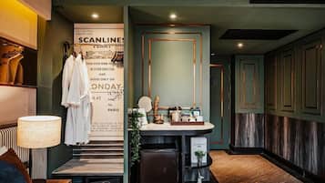 Zimmersafe, Schreibtisch, kostenloses WLAN, Bettwäsche