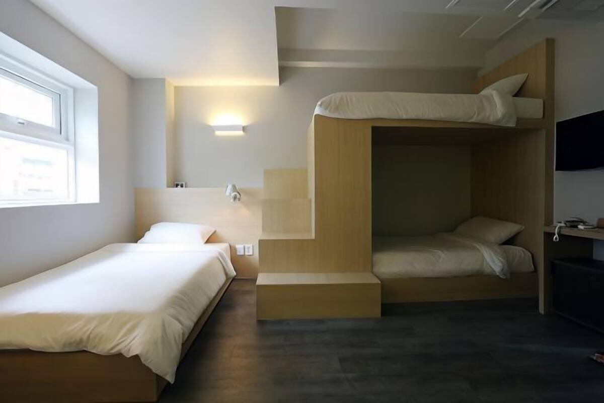 Premium bedding, in-room safe, iron/ironing board (on request)