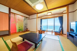 Japanese-Style Standard Room with Ocean View | In-room safe, desk, iron/ironing board, free WiFi - Tenku Yubo Seikaiso (Beppu)