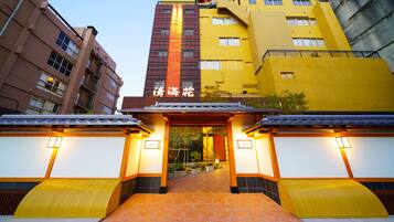 Mặt tiền nơi lưu trú