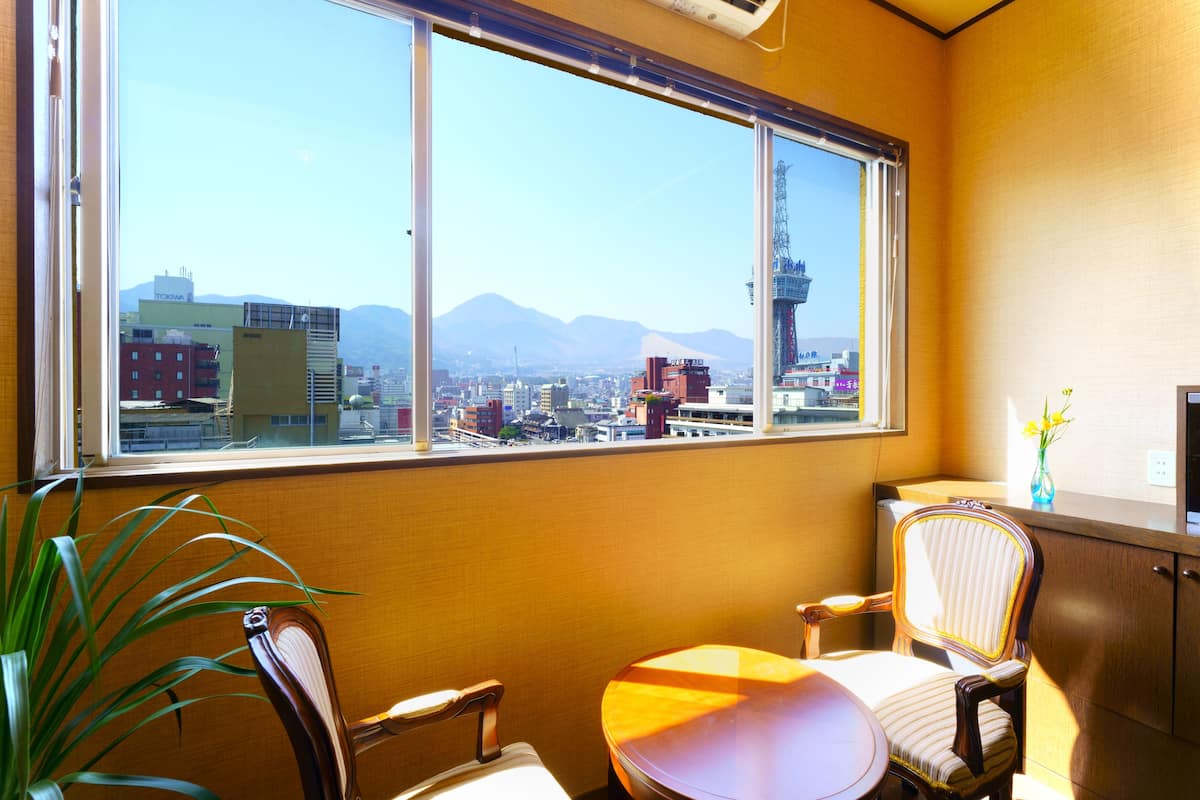 Twin Room with City View and Shared Bath