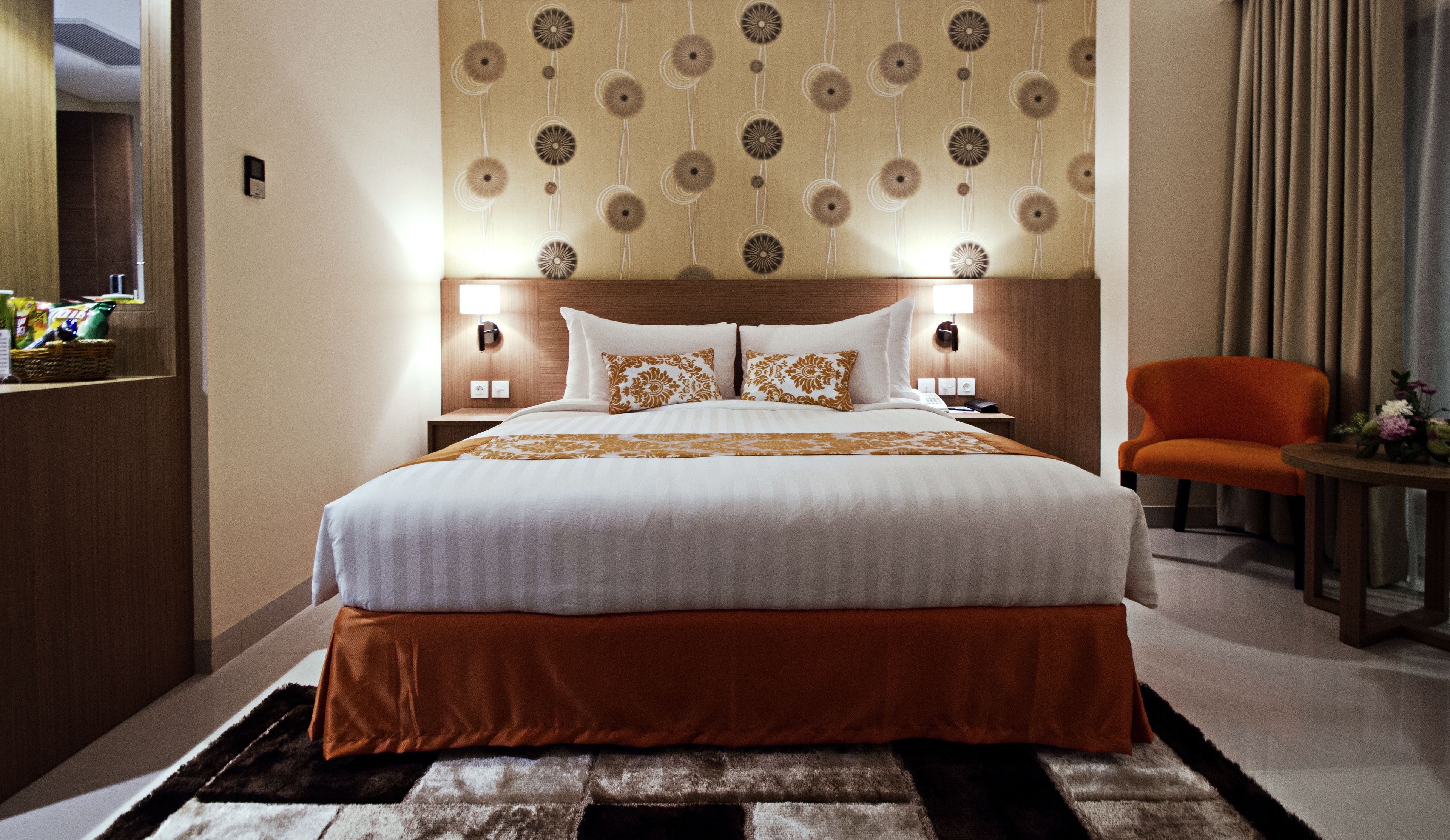 junior room | 1 bedroom, in-room safe, desk, laptop workspace