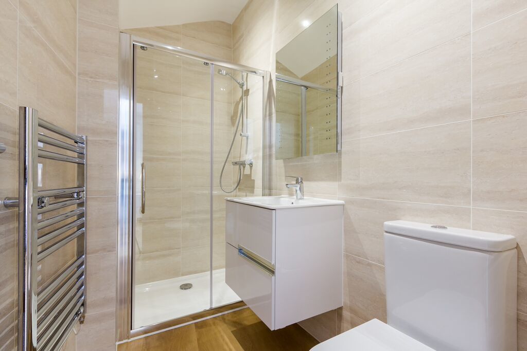 Luxury Apartment, 2 Bedrooms | Bathroom | Free toiletries, towels