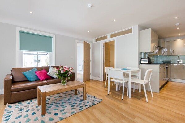 Luxury Apartment, 2 Bedrooms | Living room | Flat-screen TV - The Lion Gate Mews (East Molesey)