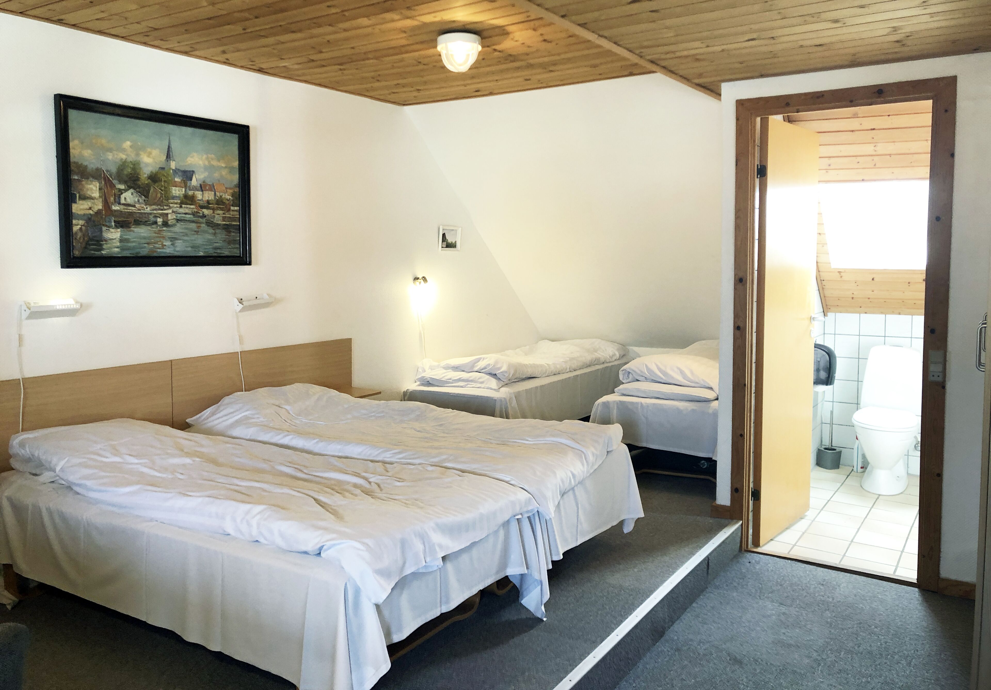 1 bedroom, soundproofing, cots/infant beds, free wifi