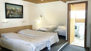 Schallisolierte Zimmer, Babybetten, kostenloses WLAN, Bettwäsche