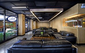 Lobby sitting area - Galleria 12 Sukhumvit Bangkok by Compass Hospitality  (Bangkok)