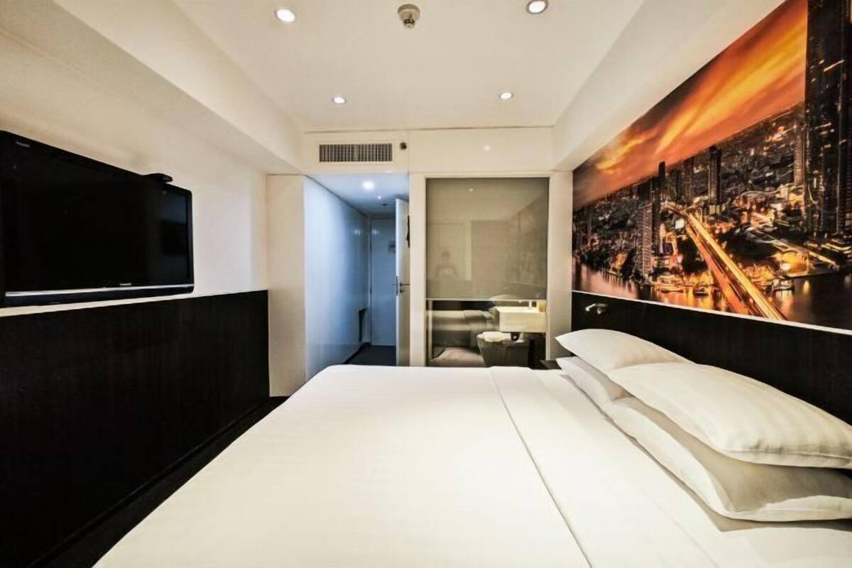 In-room safe, desk, laptop workspace, blackout curtains