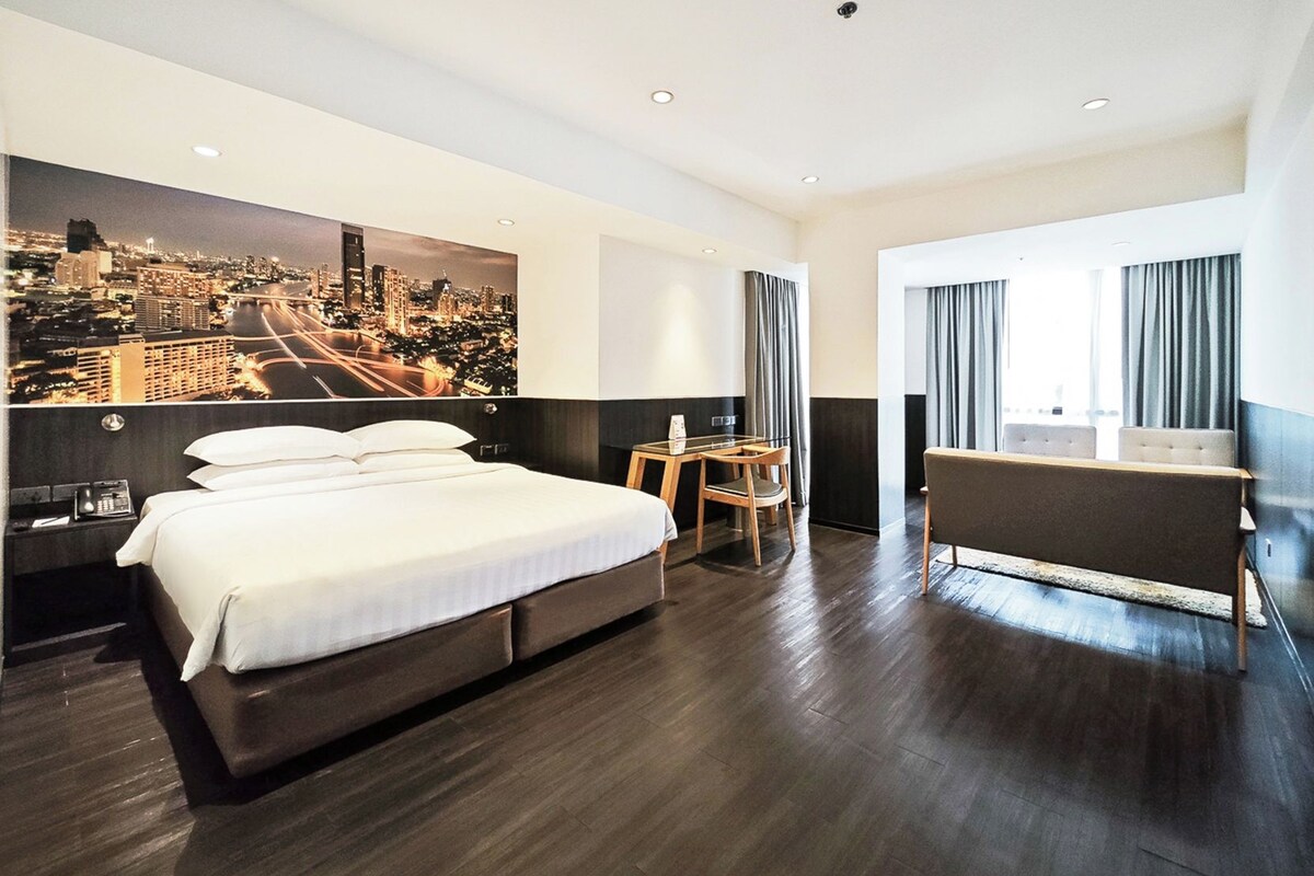 In-room safe, desk, laptop workspace, blackout curtains