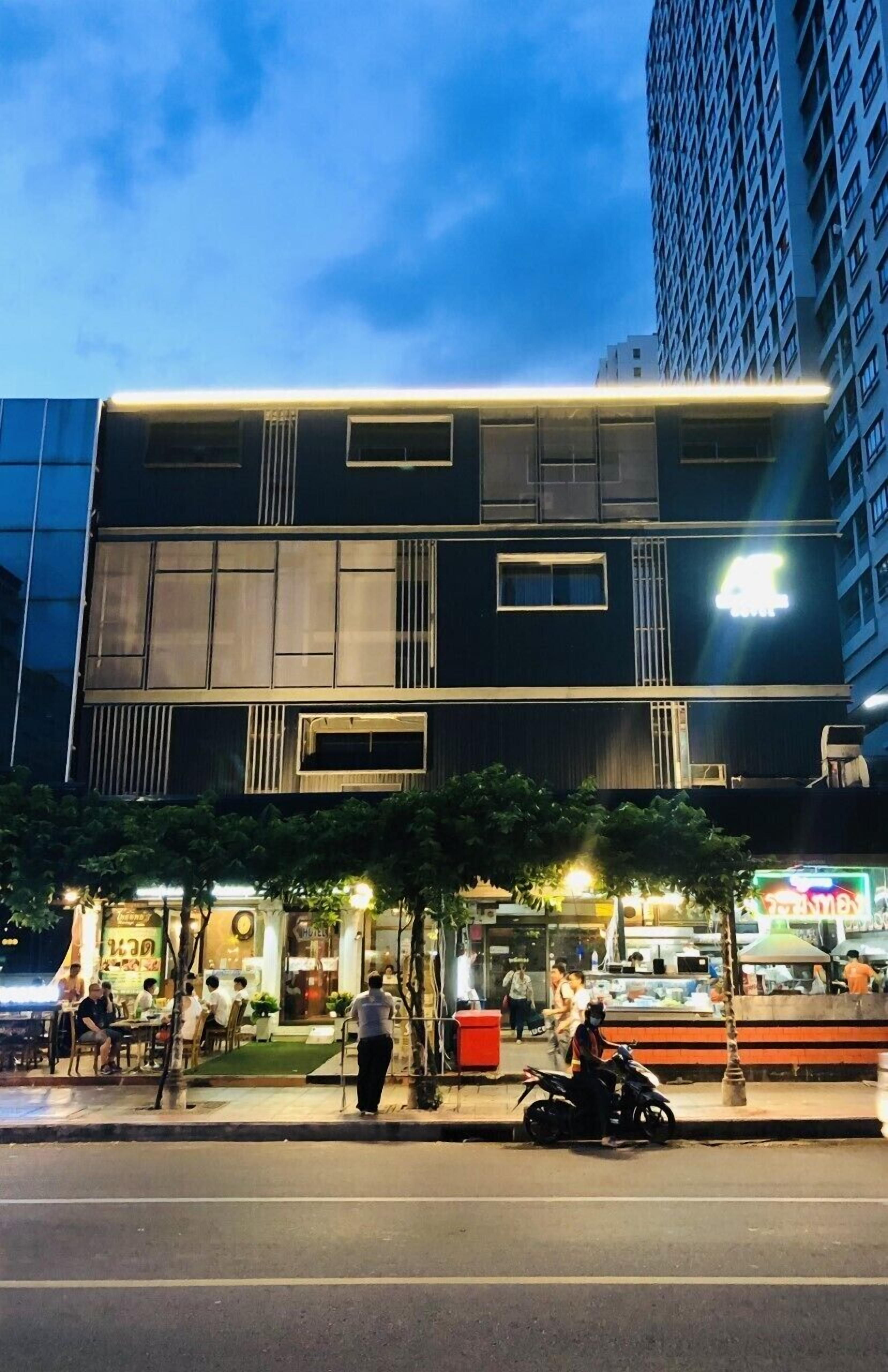 Front of property - evening/night