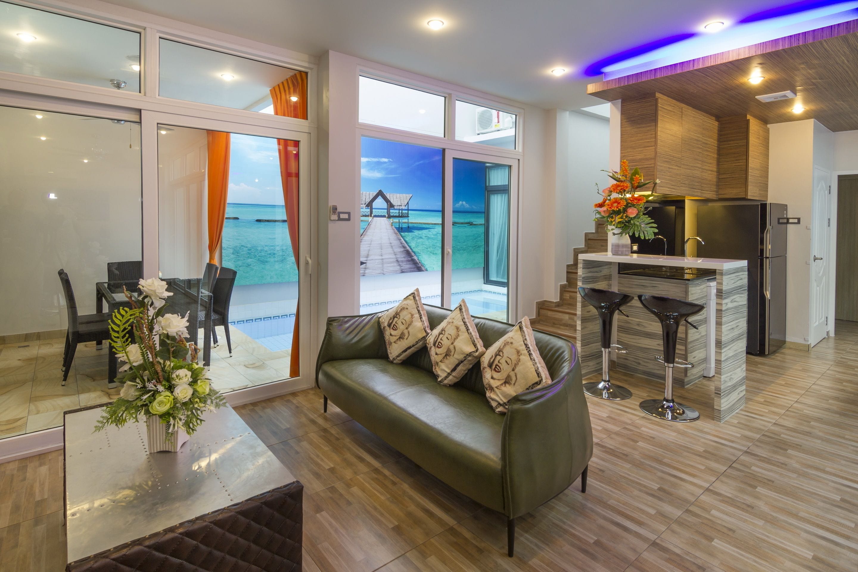 Seprai katun Mesir, seprai premium, minibar, dan brankas