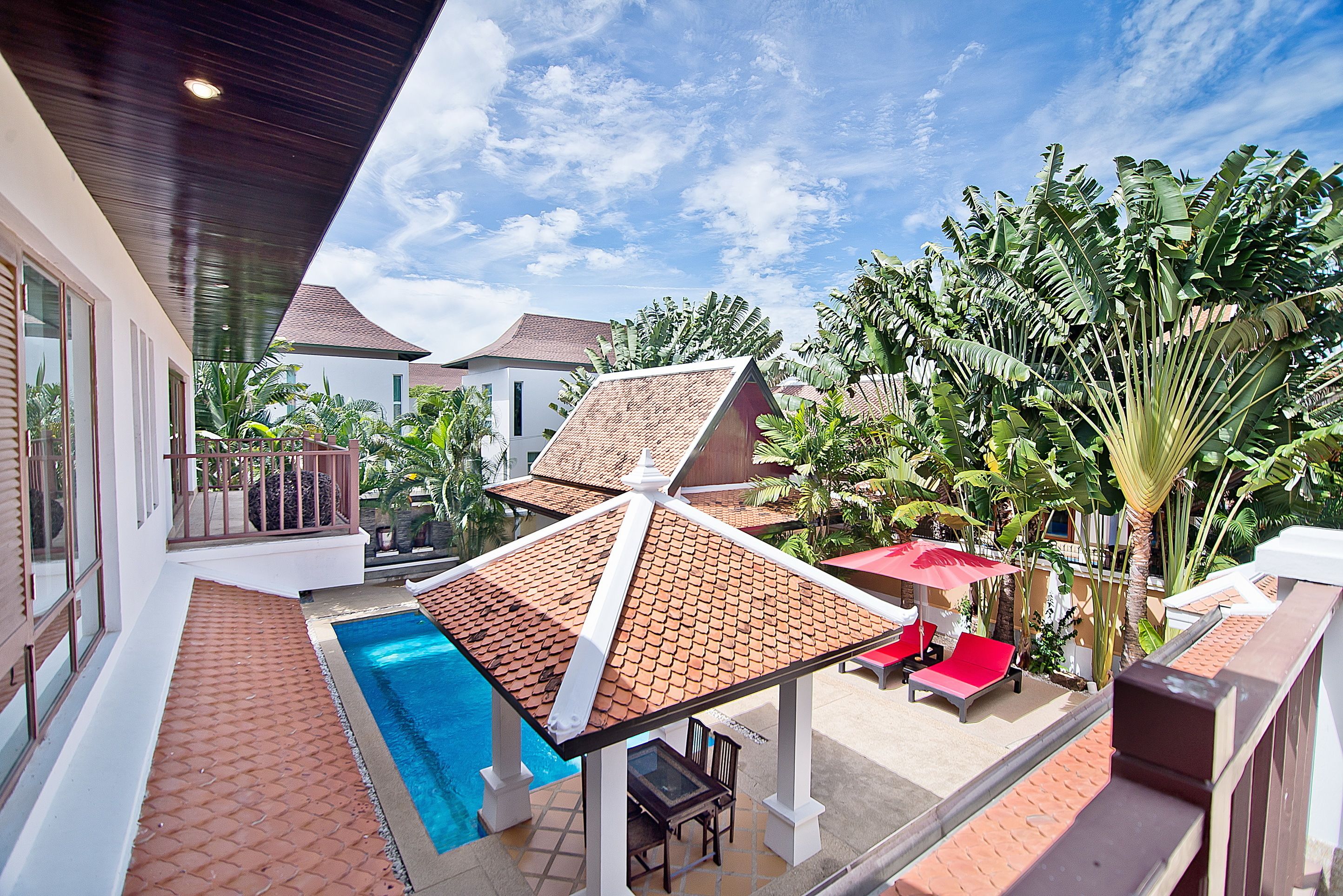 Outdoor pool, pool umbrellas, sun loungers