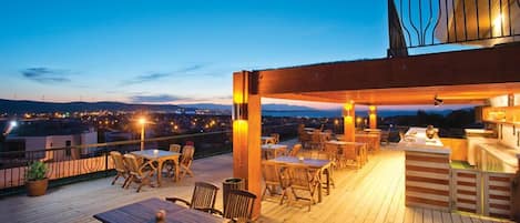 Breakfast, lunch and dinner served