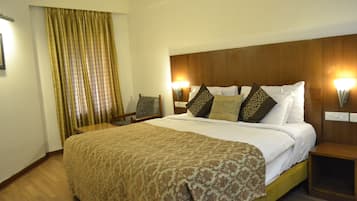 Desk, blackout curtains, rollaway beds, free WiFi